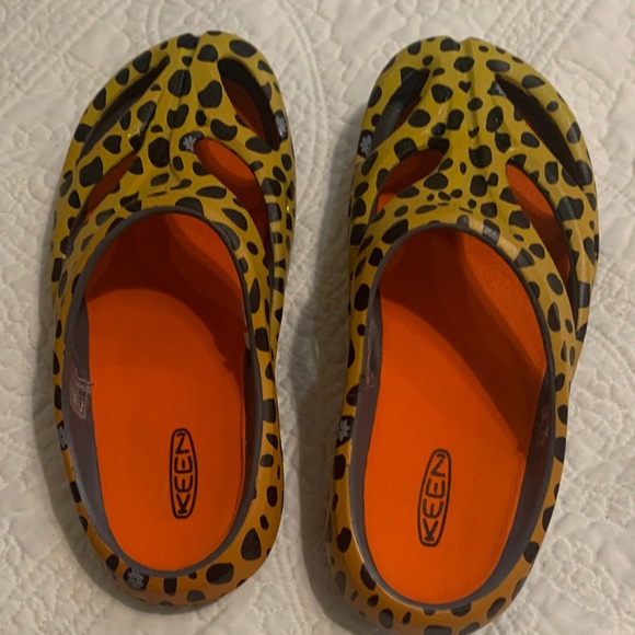 Keen Leopard Print Outdoor/Water Women’s Unisex SlipOn Shoes Size USA-6 (EU-36) - Picture 1 of 8